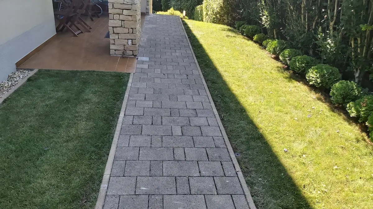 Előtte